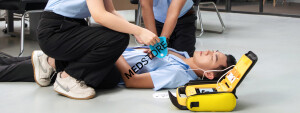 Полуавтоматический внешний дефибриллятор AED i3
