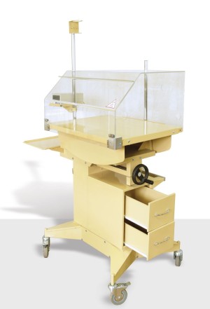 Неонатальный стол с автоматическим поддержанием температуры